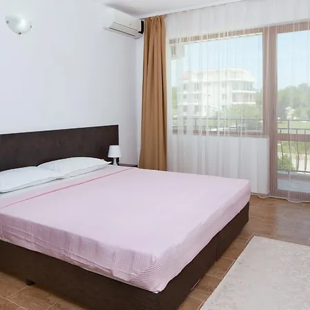 Complex Moskoyani Apartmanhotel 2*