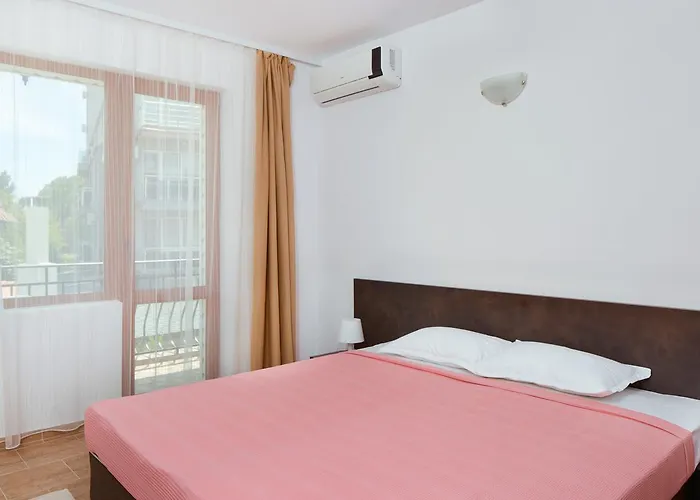 Aparthotel Complex Moskoyani 4*